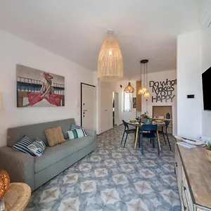 https://casa-royale-appartamento-acqua.it-lombardy.com